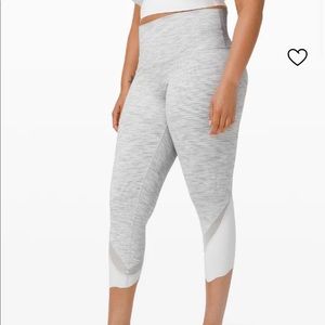 Lululemon wunder under with scallop hem